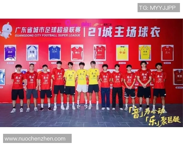 中国足球明星跨界演绎新人生展现多才多艺的魅力与挑战 中国足球明星跨界演绎新人生展现多才多艺的魅力与挑战